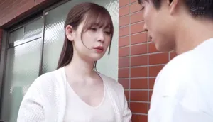 Anh xã tẻ nhạt, người vợ nhận ra cậu thanh niên cạnh bên nhà tốt hơn